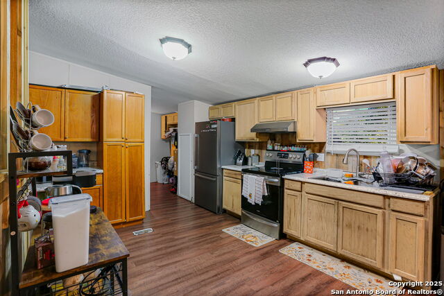 Image 16 of 50 For 12925 Luckey Rd