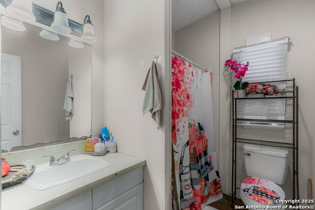 Image 23 of 50 For 12925 Luckey Rd