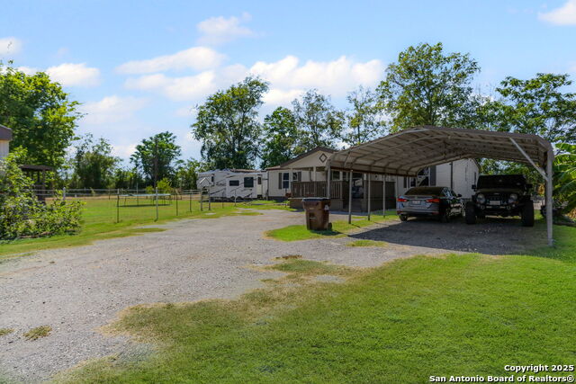 Image 3 of 50 For 12925 Luckey Rd