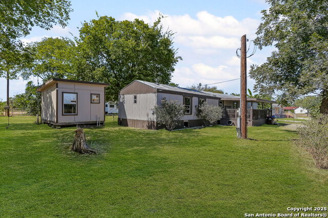 Image 8 of 50 For 12925 Luckey Rd