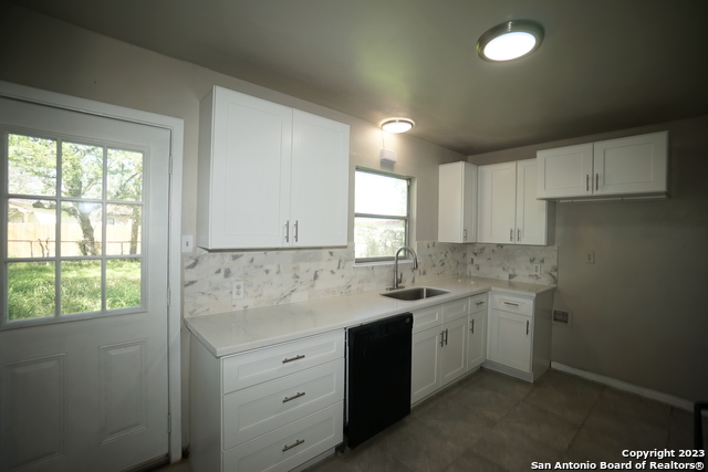 Image 6 of 21 For 227 Cicero Dr