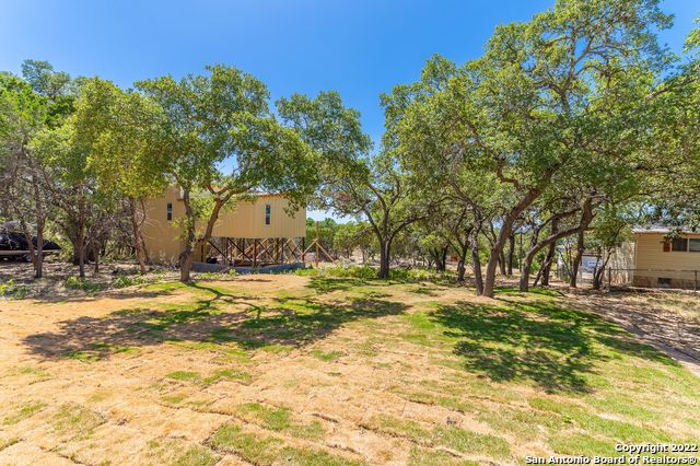 Listing photo id 47 for 677 Circleview Dr