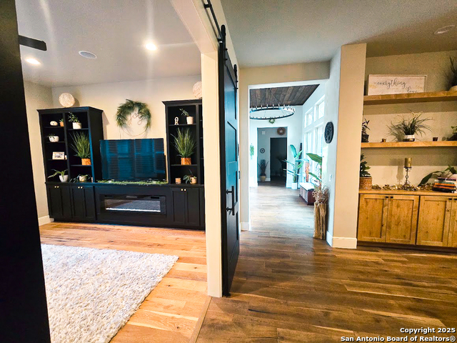 Image 12 of 50 For 656 River Way