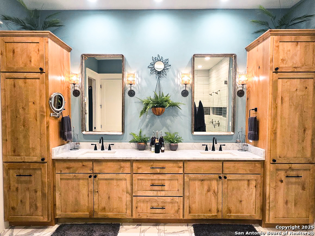Image 18 of 50 For 656 River Way