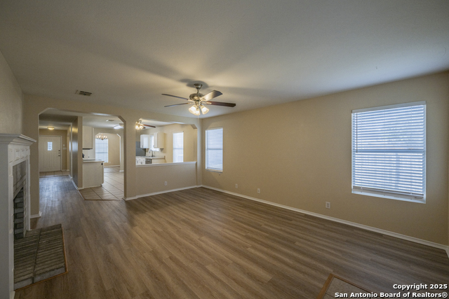 Image 13 of 32 For 200 Willow Run