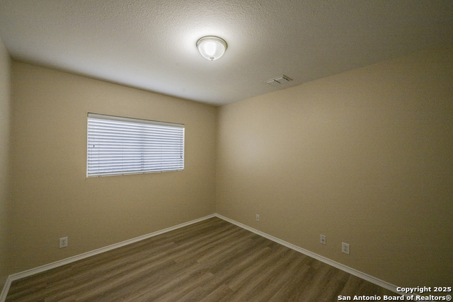 Image 16 of 32 For 200 Willow Run