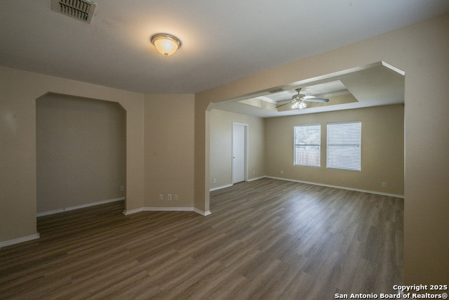 Image 21 of 32 For 200 Willow Run