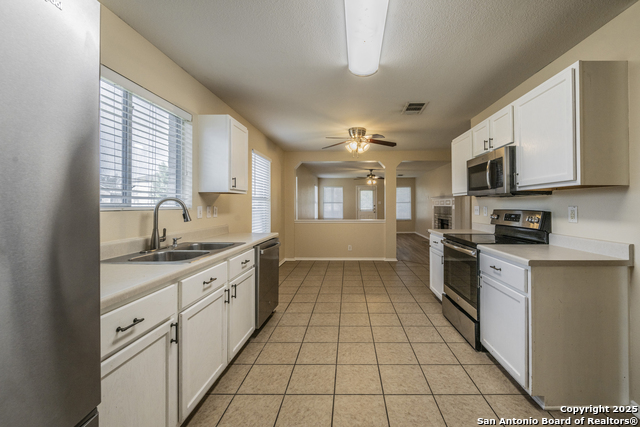 Image 5 of 32 For 200 Willow Run