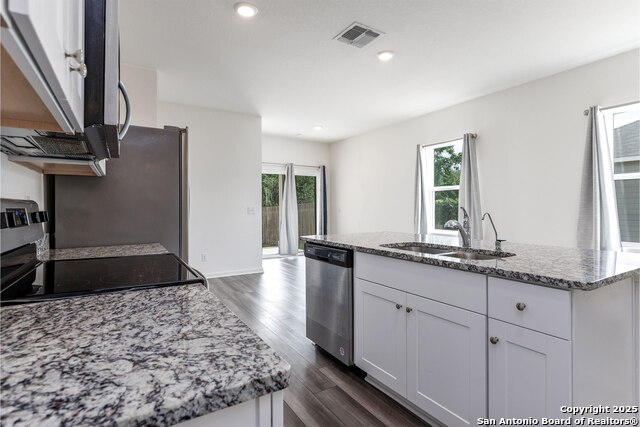 Image 13 of 22 For 5612 Pearl Meadow