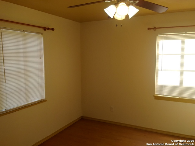 Image 12 of 14 For 805 Eleanor Ave B