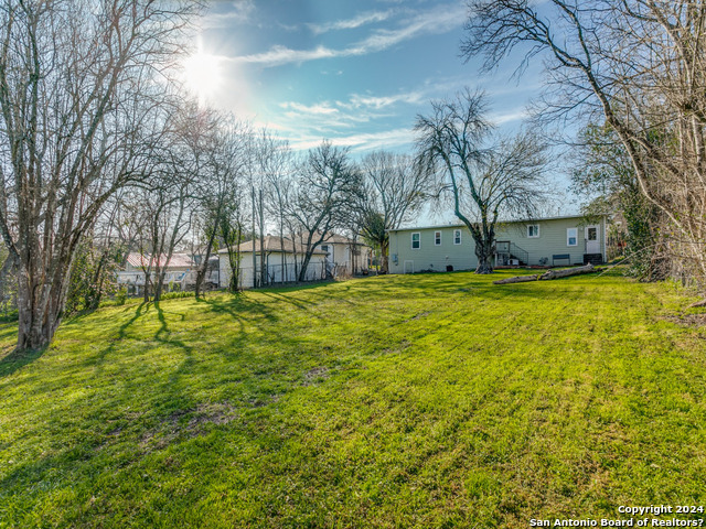 Image 21 of 25 For 107 Blakeley Dr