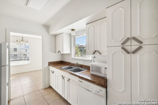 Image 13 of 26 For 509 Olmos Dr E 3