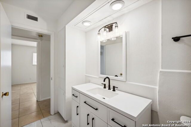 Image 22 of 26 For 509 Olmos Dr E 3