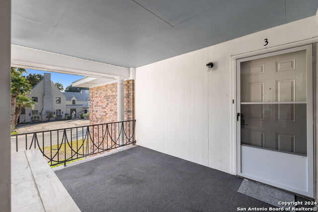 Image 5 of 26 For 509 Olmos Dr E 3