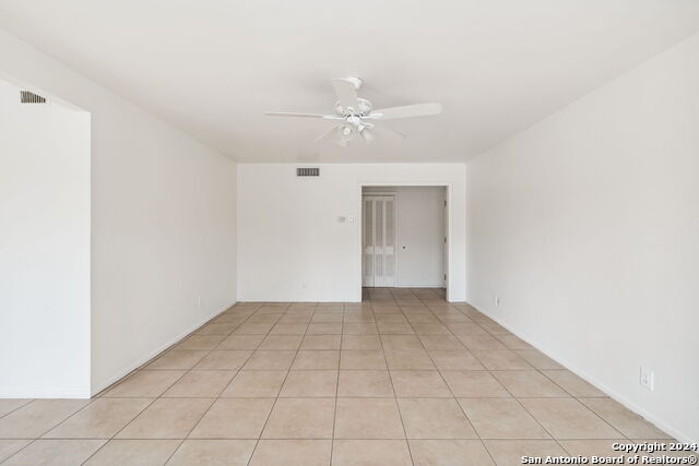 Image 8 of 26 For 509 Olmos Dr E 3