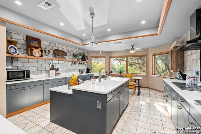 Image 12 of 31 For 10038 Creekwood Pass