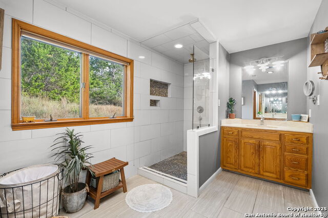 Image 14 of 31 For 10038 Creekwood Pass