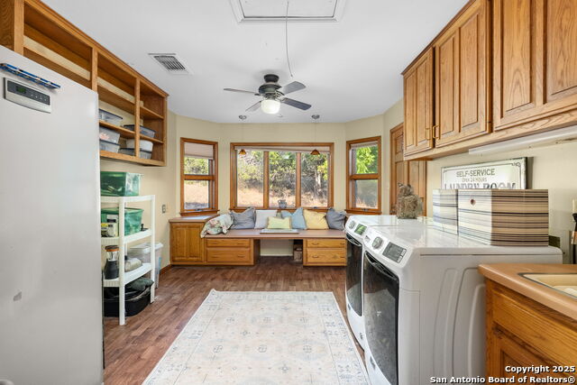 Image 17 of 31 For 10038 Creekwood Pass