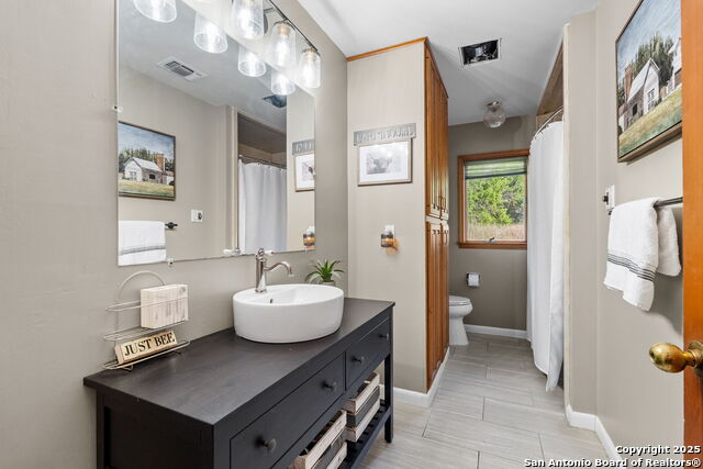 Image 19 of 31 For 10038 Creekwood Pass