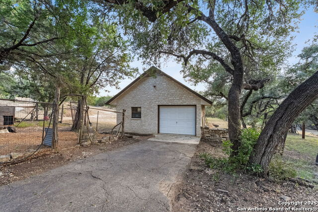 Image 26 of 31 For 10038 Creekwood Pass