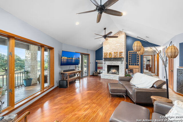 Image 4 of 31 For 10038 Creekwood Pass