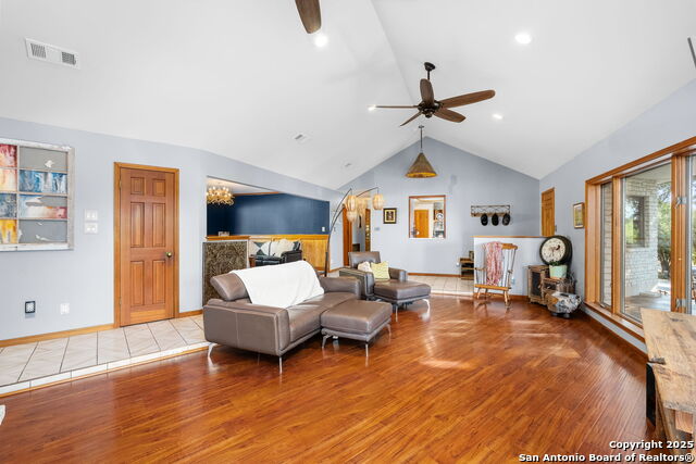 Image 6 of 31 For 10038 Creekwood Pass