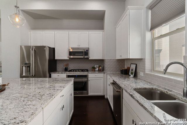 Image 13 of 27 For 2104 Saint Marys N