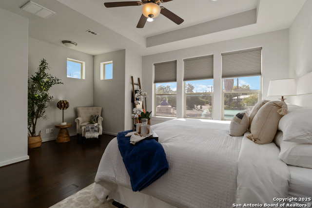 Image 21 of 27 For 2104 Saint Marys N