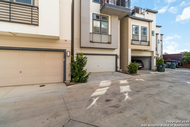 Image 27 of 27 For 2104 Saint Marys N