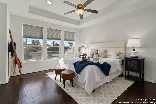 Image 3 of 27 For 2104 Saint Marys N