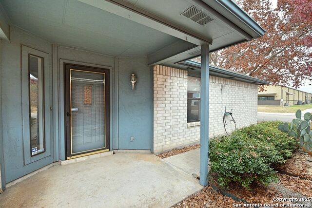 Image 2 of 29 For 1280 Summerwood