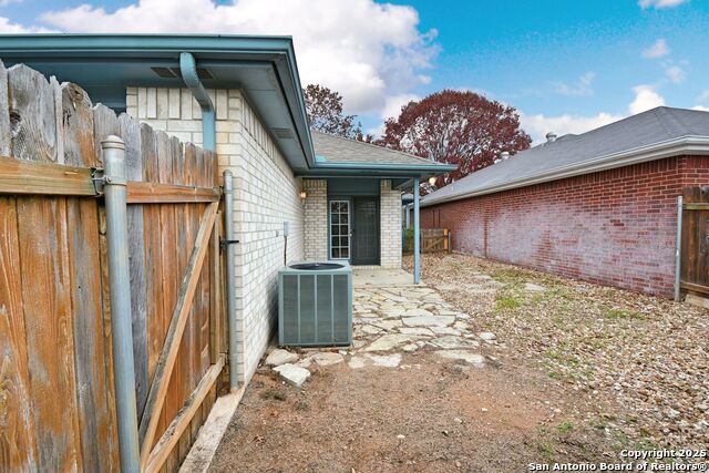 Image 28 of 29 For 1280 Summerwood