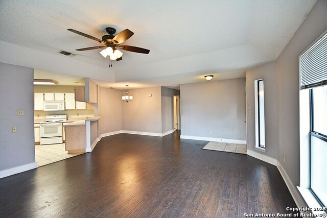 Image 6 of 29 For 1280 Summerwood