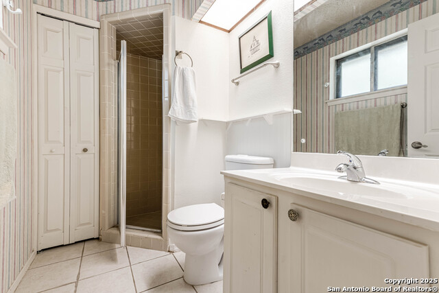 Listing photo id 21 for 5914 Oak Country