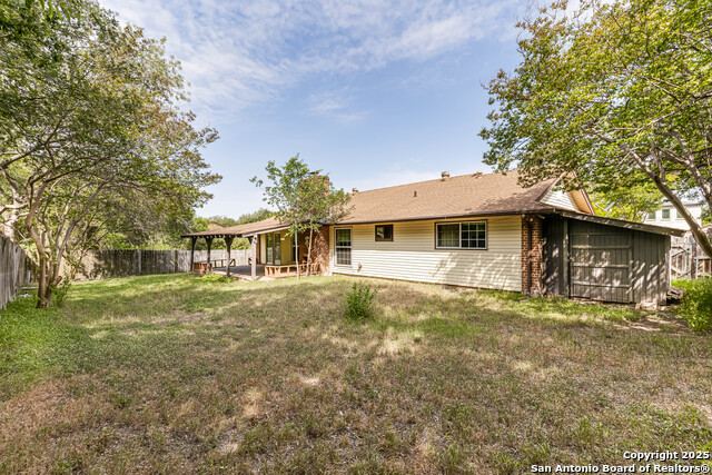 Listing photo id 24 for 5914 Oak Country