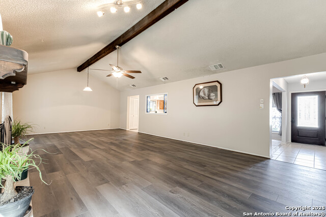Listing photo id 4 for 5914 Oak Country