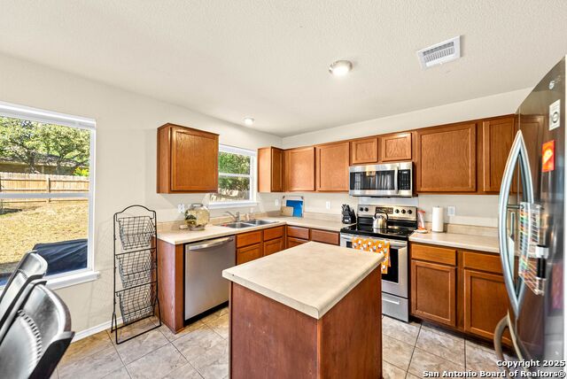 Image 11 of 39 For 1523 Alaskan Wolf