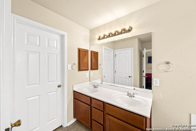 Image 15 of 39 For 1523 Alaskan Wolf