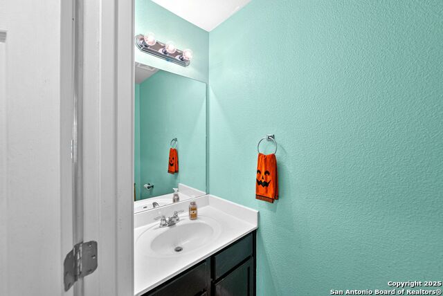 Image 18 of 39 For 1523 Alaskan Wolf