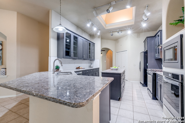 Listing photo id 11 for 2710 Trinity Rdg