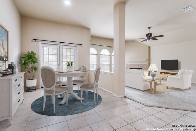 Listing photo id 13 for 2710 Trinity Rdg