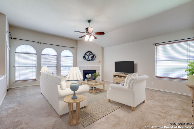 Listing photo id 14 for 2710 Trinity Rdg