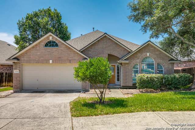 Listing photo id 0 for 2710 Trinity Rdg