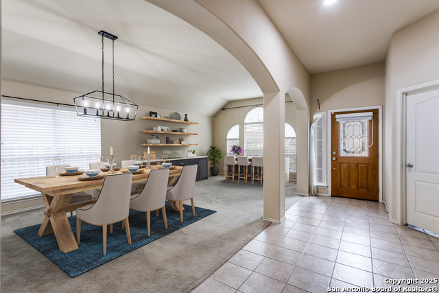Listing photo id 1 for 2710 Trinity Rdg