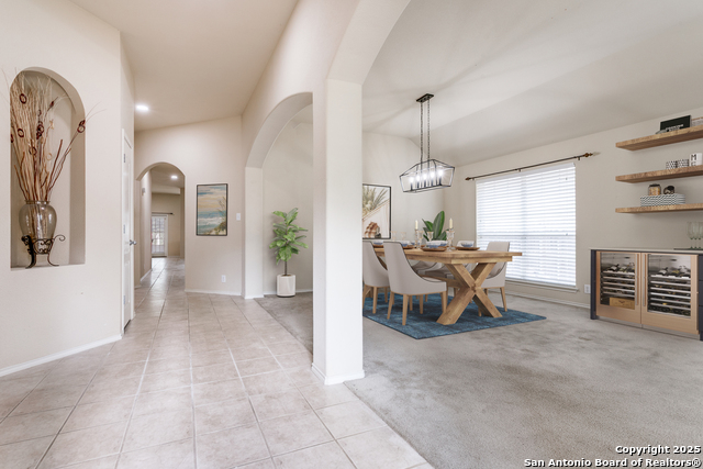 Listing photo id 2 for 2710 Trinity Rdg