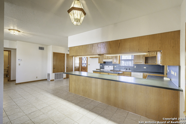 Image 16 of 50 For 1001 Horton Ln