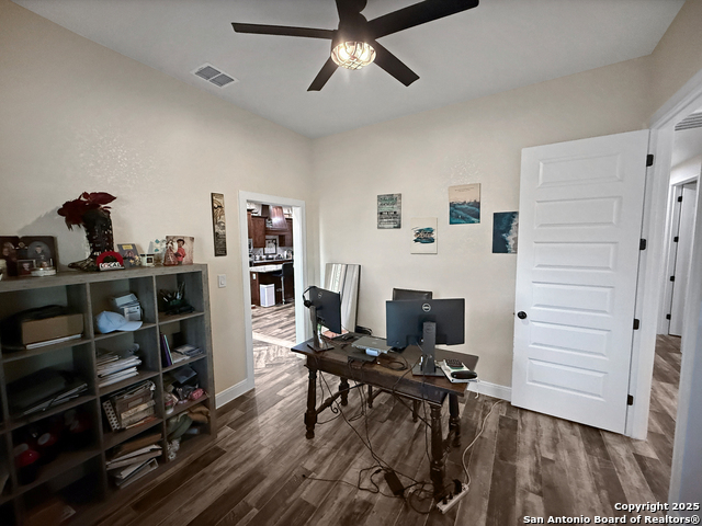 Image 32 of 50 For 246 Cibolo Way