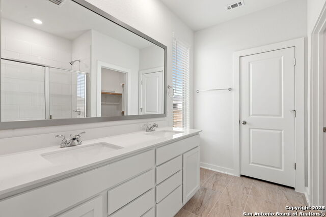 Image 15 of 45 For 705 Salamander St