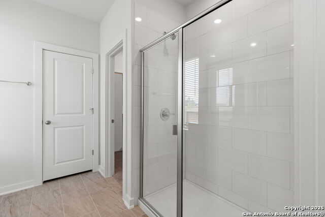 Image 16 of 45 For 705 Salamander St