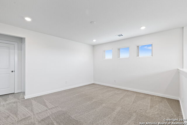 Image 19 of 45 For 705 Salamander St